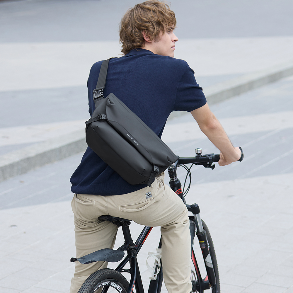 HcanKcan マンショルダーバッグ防水大容量メッセンジャ - Tablet Shoulder Bag のレビューと価格